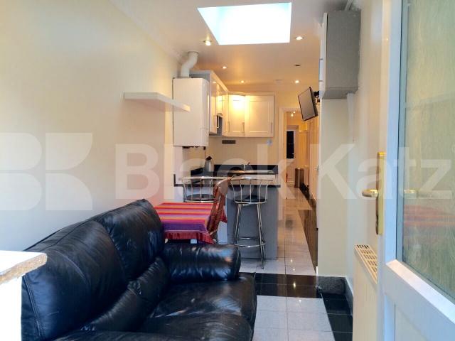 			NEW INSTRUCTION ( All Bills Included), 1 Bedroom, 1 bath, 1 reception Apartment			 Denmark Hill, Camberwell